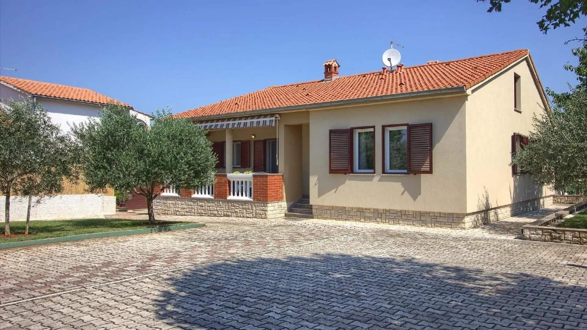 Holiday home Ferienhaus Mit Privatpool Fuer 8 Personen Ca 100 Qm In Pavicini, Istrien Suedkueste Von Istrien Croatia