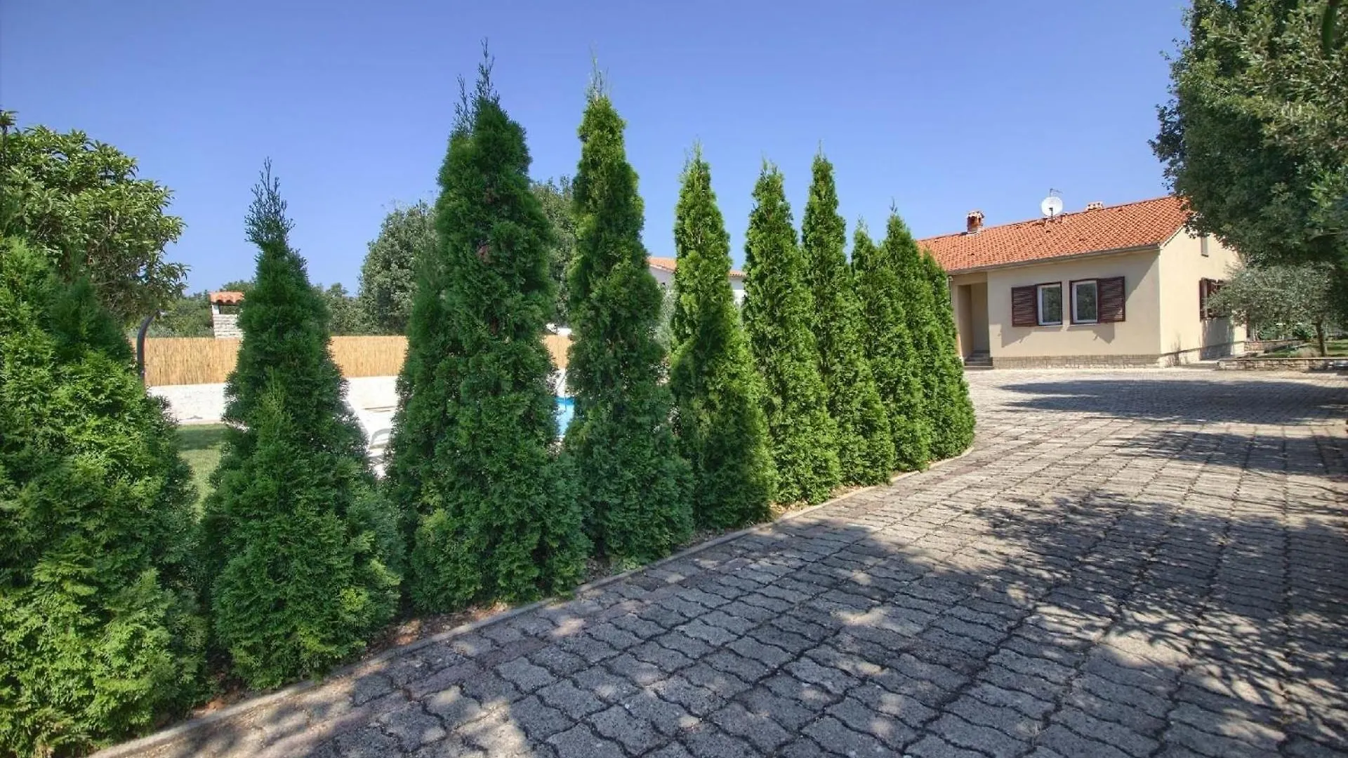 Ferienhaus Mit Privatpool Fuer 8 Personen Ca 100 Qm In Pavicini, Istrien Suedkueste Von Istrien Holiday home