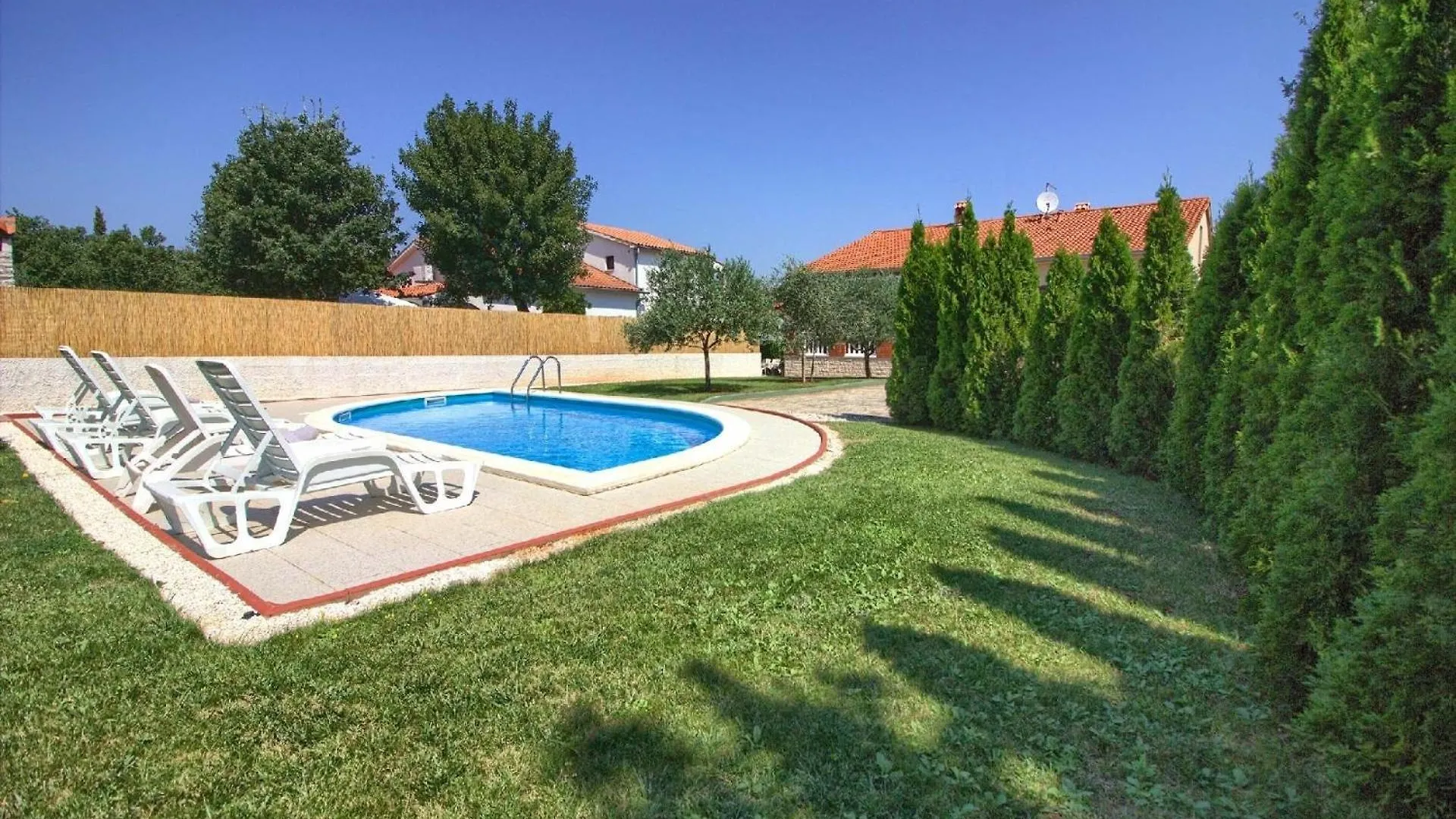 Holiday home Ferienhaus Mit Privatpool Fuer 8 Personen Ca 100 Qm In Pavicini, Istrien Suedkueste Von Istrien